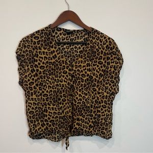 🐆Torrid 00 (M/L) leopard blouse🐆